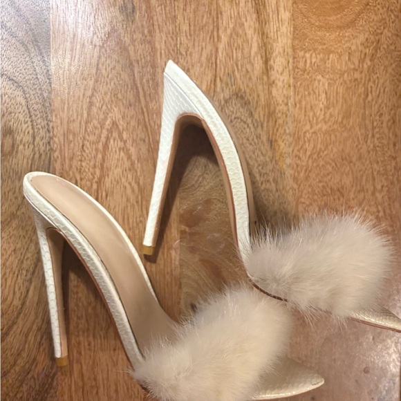 Elegant Off White High Heel Mules - Picture 2 of 4